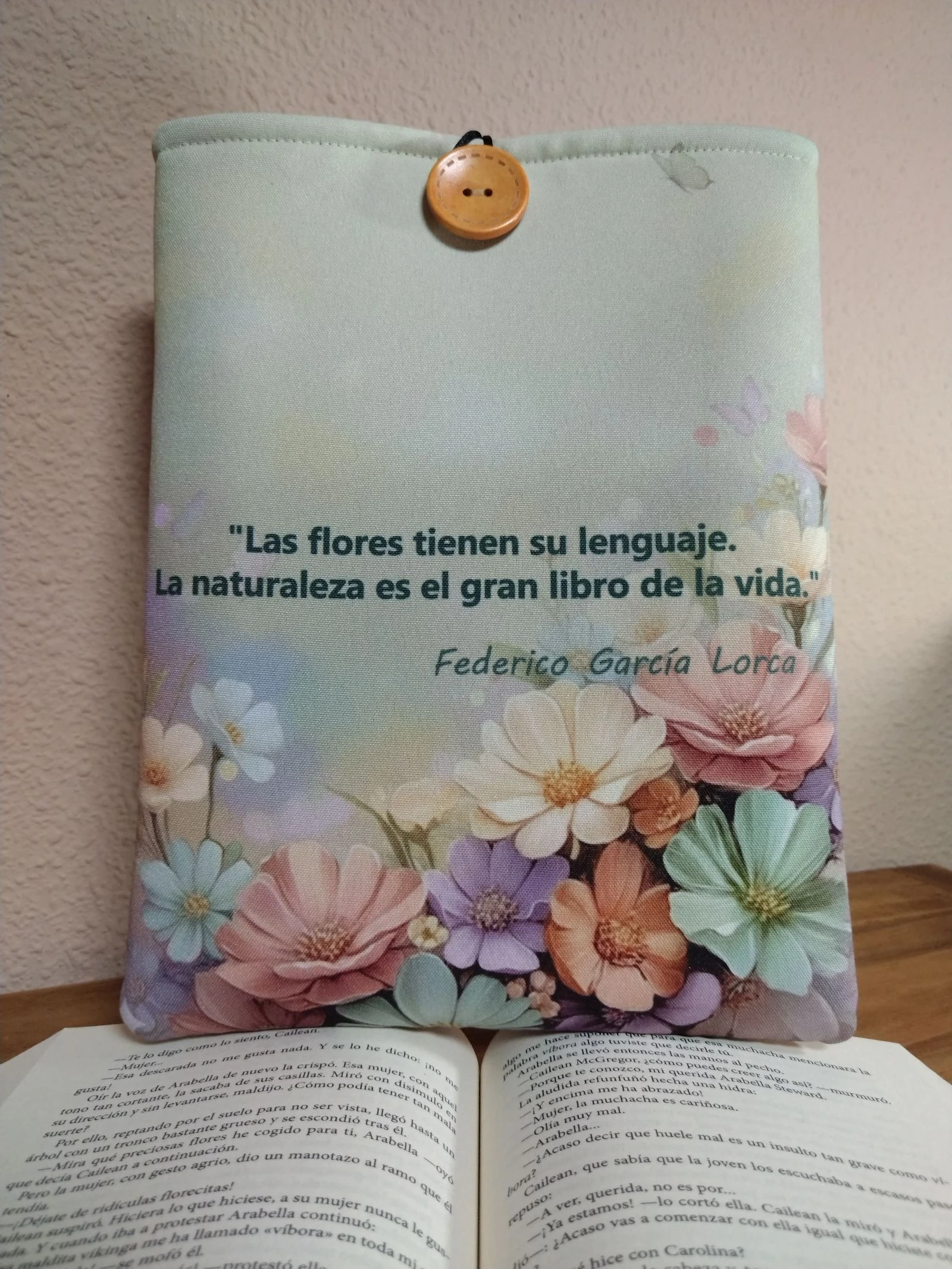Funda literaria acolchada - Hada con flores y frase – photo 2